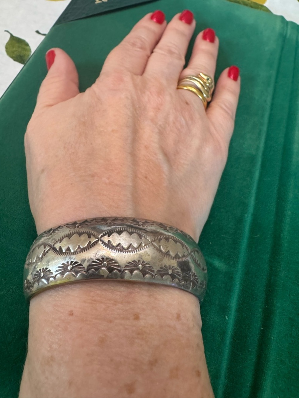 Rare Ida Peyton Navajo Sterling Silver Etched Cuff Bracelet - Picture 6 of 10